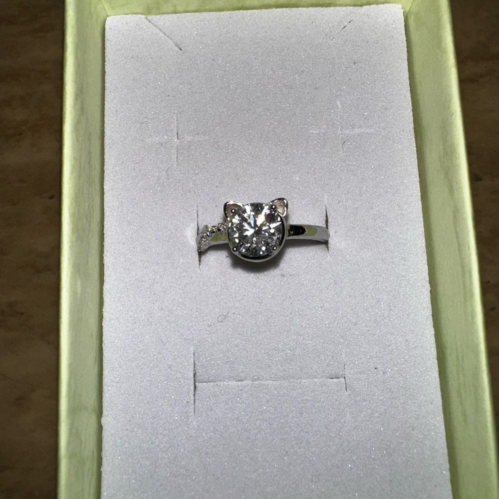 Sterling silver Moissanite Cat Ring with Crystal Accent - Picture 6 of 9